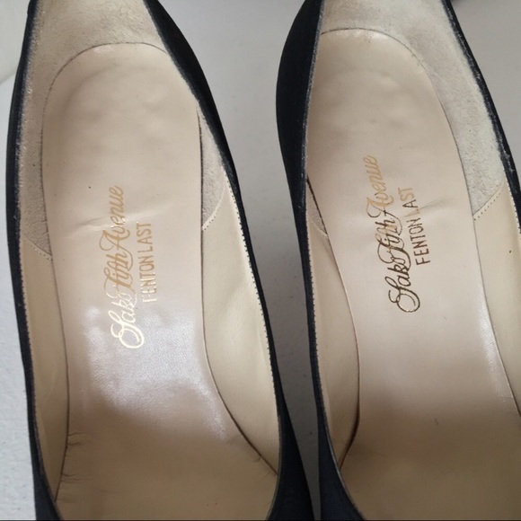 Saks Fifth Avenue Vintage Heels - Picture 5 of 7
